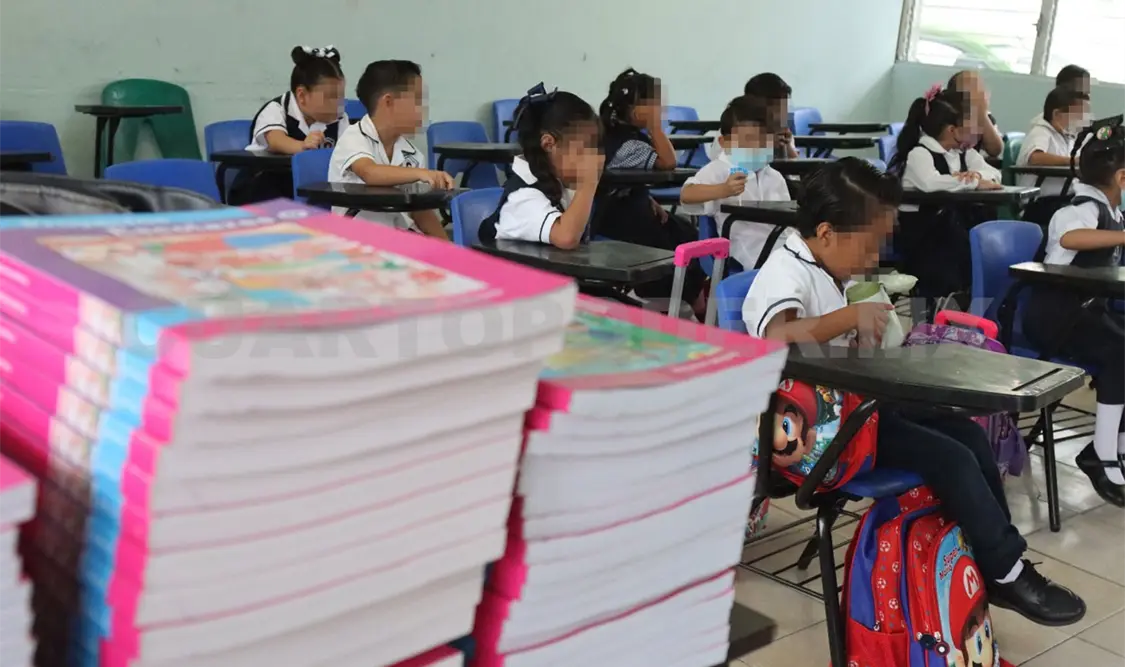 Cientos de familias han acudido a las papelerías, para la compra de útiles escolares. Diego Pérez / CP