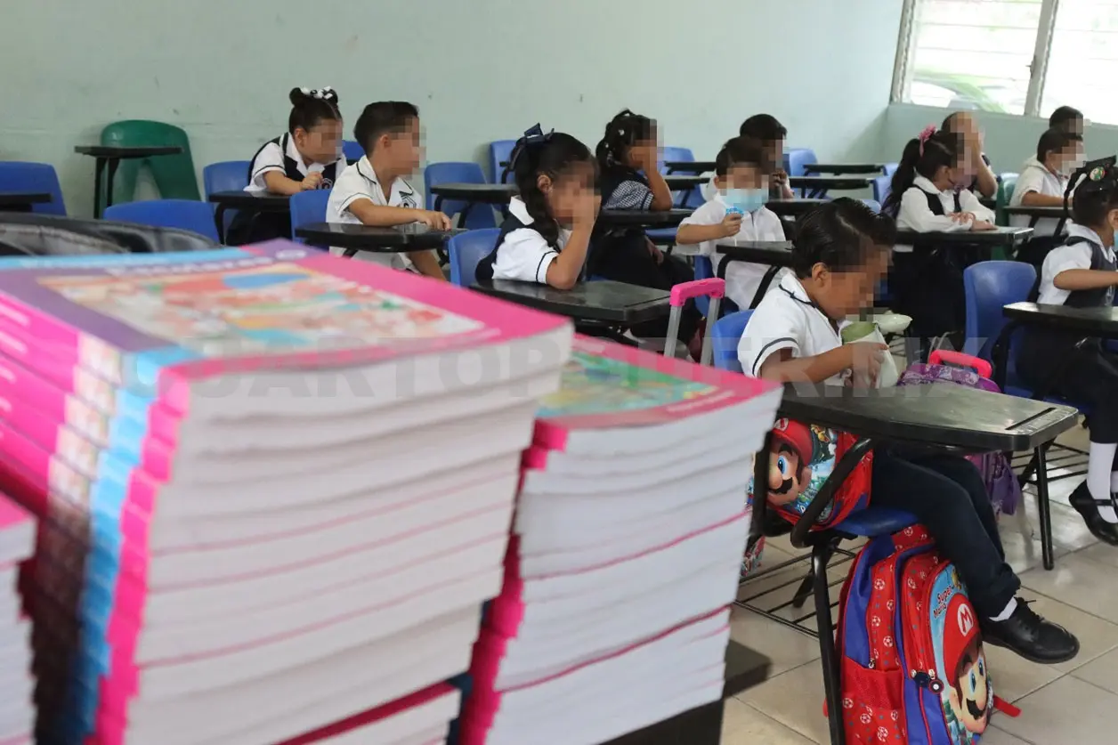 Cientos de familias han acudido a las papelerías, para la compra de útiles escolares. Diego Pérez / CP 