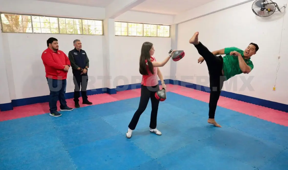 El presidente municipal Ángel Torres encabezó la presentación de la Academia Indetux, reafirmando su compromiso con el deporte. Cortesía