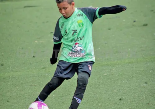 Dominick, un mediocampista con sueños grandes