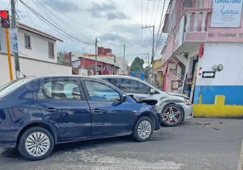 Se impactan en cruce del barrio Santa Cecilia