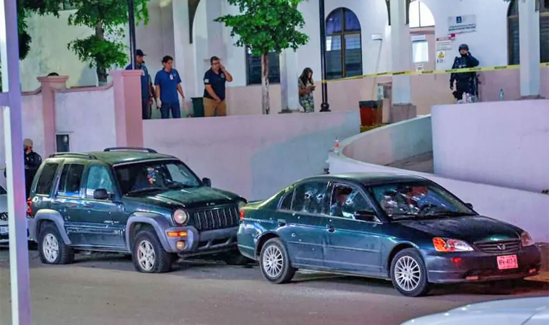 Personal médico del propio hospital salió a prestar ayuda a las víctimas. Cortesía