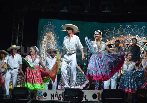 Todo un éxito el Ballet Folklórico Magisterial