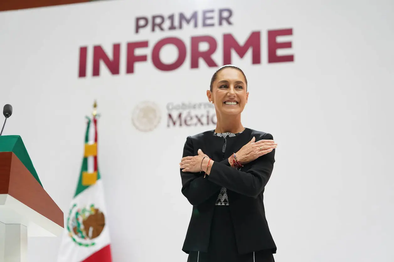 Durante su Primer Informe de Gobierno, Sheinbaum criticó a aquellos que decían que no se invirtiera en refinerías, y destacó la producción de crudo en el país. Cortesía