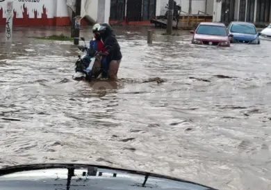 Lluvia provoca desbordamiento del río Chamula