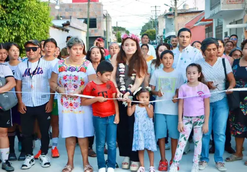 Valeria Rosales inaugura calle en barrio San Miguel
