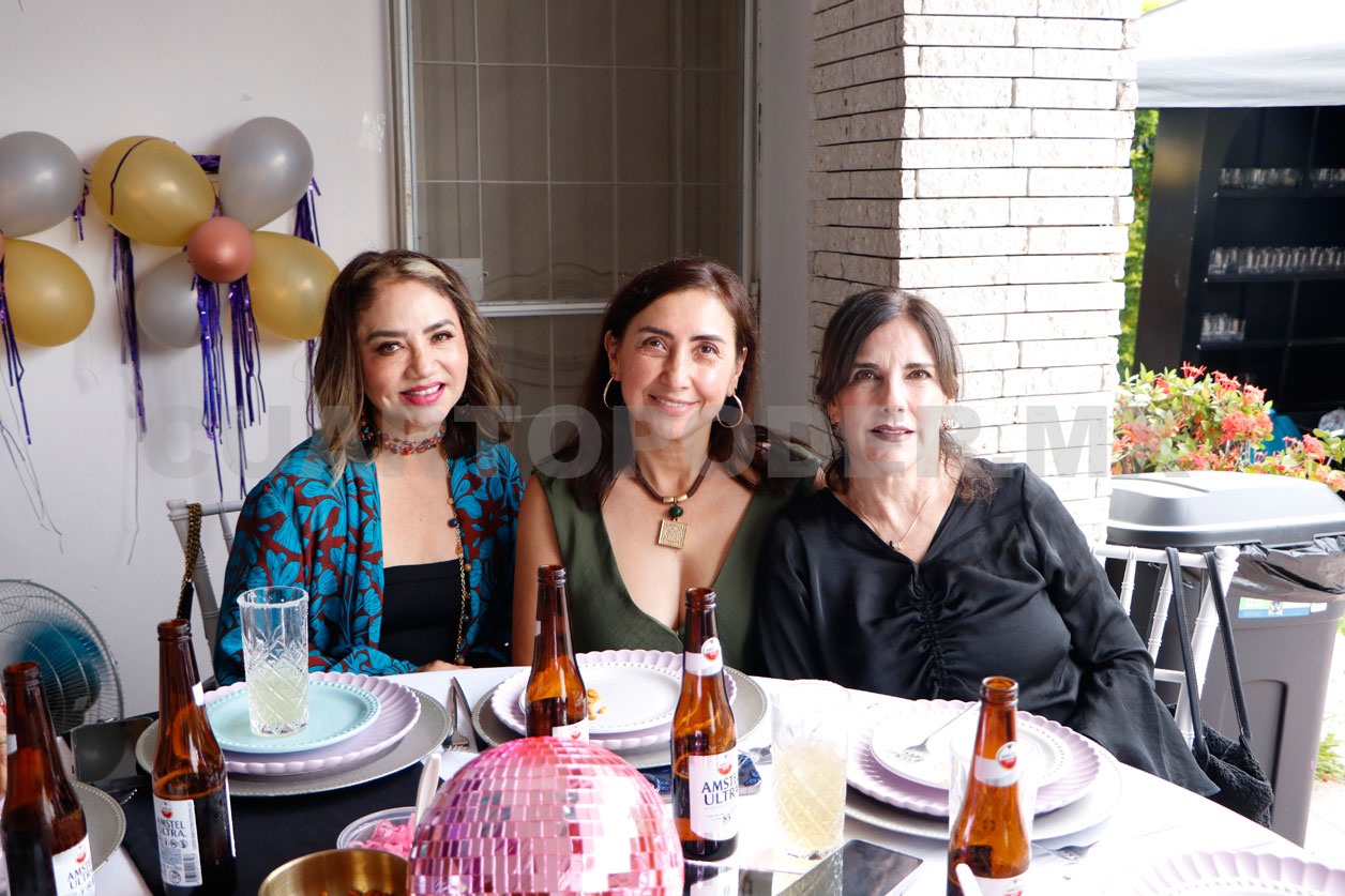 Feliz cumpleaños, María Elena