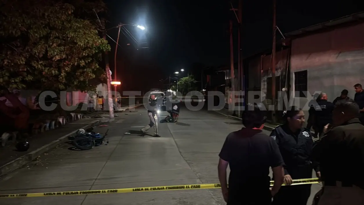 Los agentes policiacos acordonaron la zona para el retiro del cuerpo. Víctor Sánchez / CP