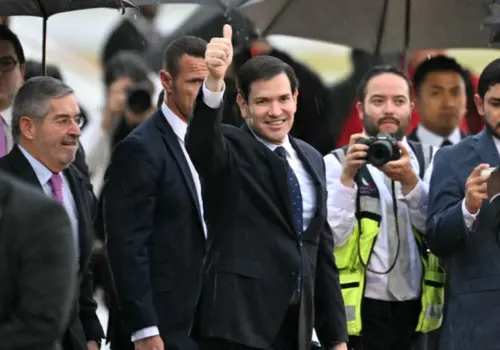 Marco Rubio llega a México; aterriza en el AIFA