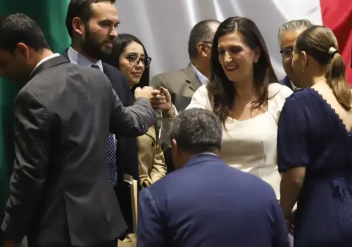 Asume Kenia López presidencia de la Cámara Baja