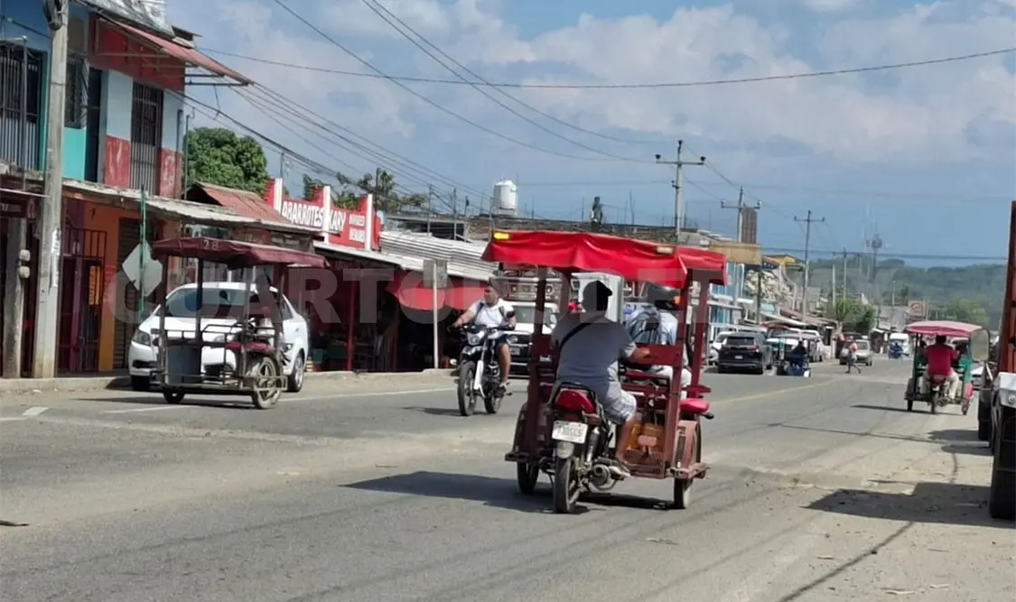 Denunciaron que la mayoría de moto triciclos que circulan no cuentan con placas, por lo que se presume sean robadas. Ramón García / CP