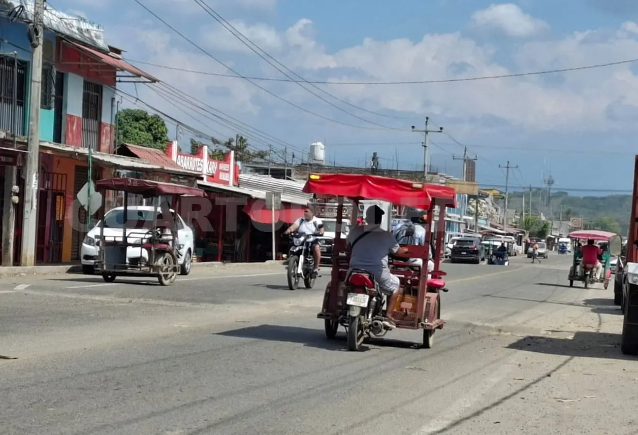 Denunciaron que la mayoría de moto triciclos que circulan no cuentan con placas, por lo que se presume sean robadas. Ramón García / CP