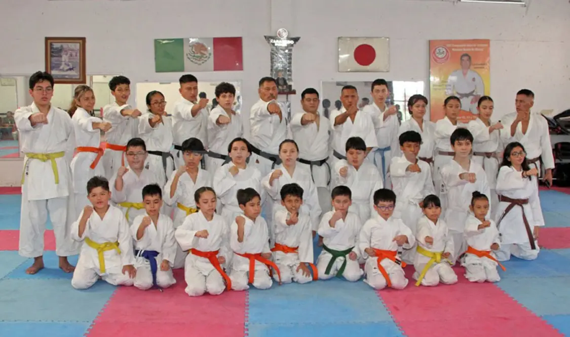 El sensei Gilberto Hernández Maza aplicó las valoraciones a los aspirantes a cambio de cinta y grado. Cortesía