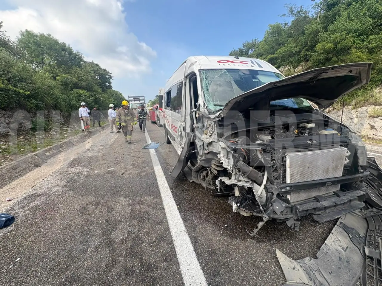 Un lesionado grave en encontronazo carretero