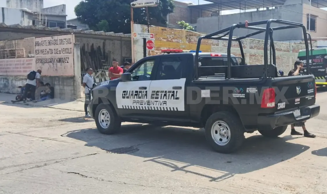 Cuando llegaron los trabajadores al taller se percataron que no abría el portón, así que saltaron la barda y lo hallaron sin vida. Ulises Villalobos / CP