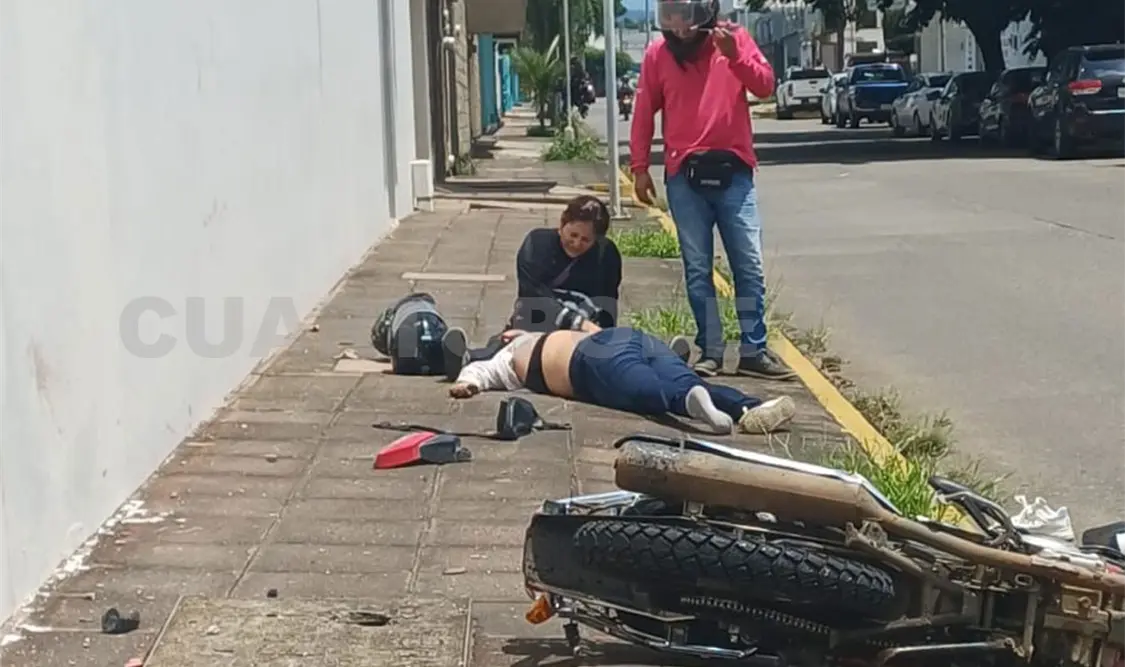 Una de las féminas tenía posible traumatismo craneoencefálico y la otra con fractura de tibia y peroné. Víctor Sánchez / CP