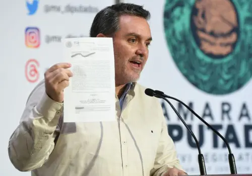 Denuncian a "Andy" López Beltrán y a 7 morenistas más