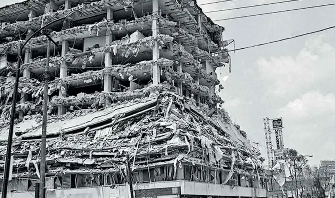 El Museo Archivo de la Fotografía presenta una exposición con 20 imágenes poco conocidas de los daños del terremoto en la Ciudad de México. Cortesía