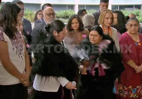 Senado se llena de incienso, copal y rezos