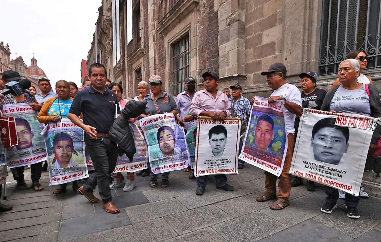 Familiares de normalistas afirmaron que la presidenta va a fortalecer la fiscalía especial del caso. El Universal