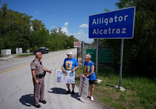 Suspenden la orden para desmantelar Alligator Alcatraz