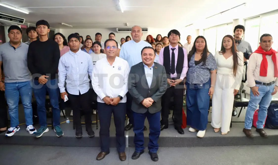 Moreno Guillén se congratuló por el interés de las y los estudiantes en profundizar en estos temas. Cortesía