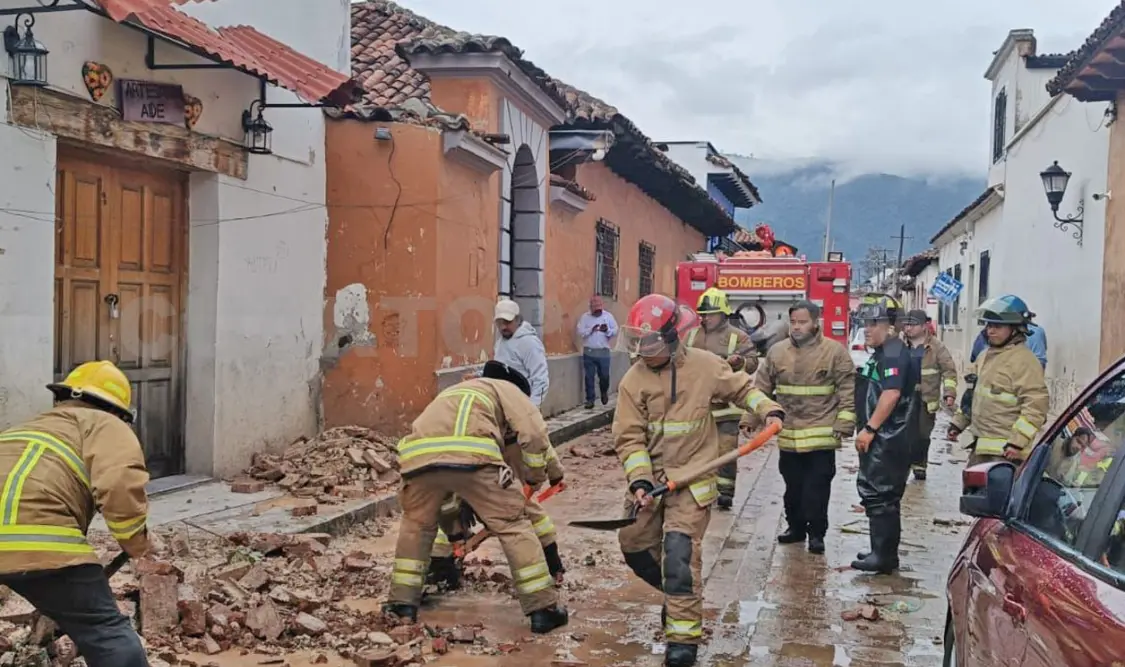 El tornado arrancó láminas en los techos de diversas viviendas. Cortesía