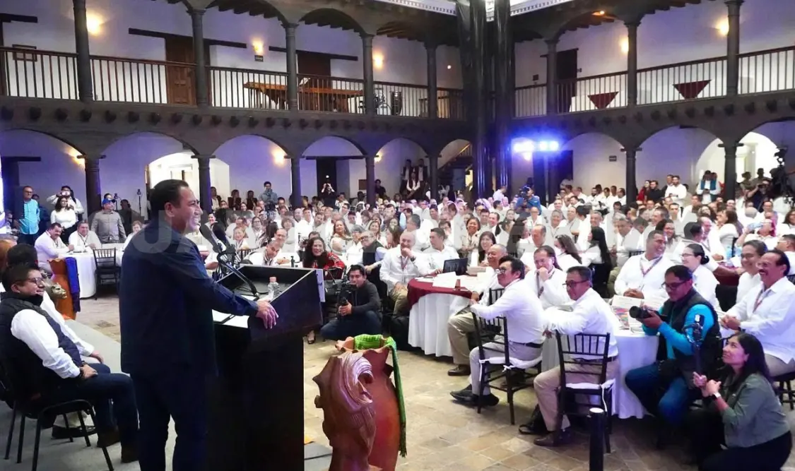 Asistió a Reunión Nacional de Comisionados Estatales y Directores de la Dgeti en San Cristóbal. Cortesía