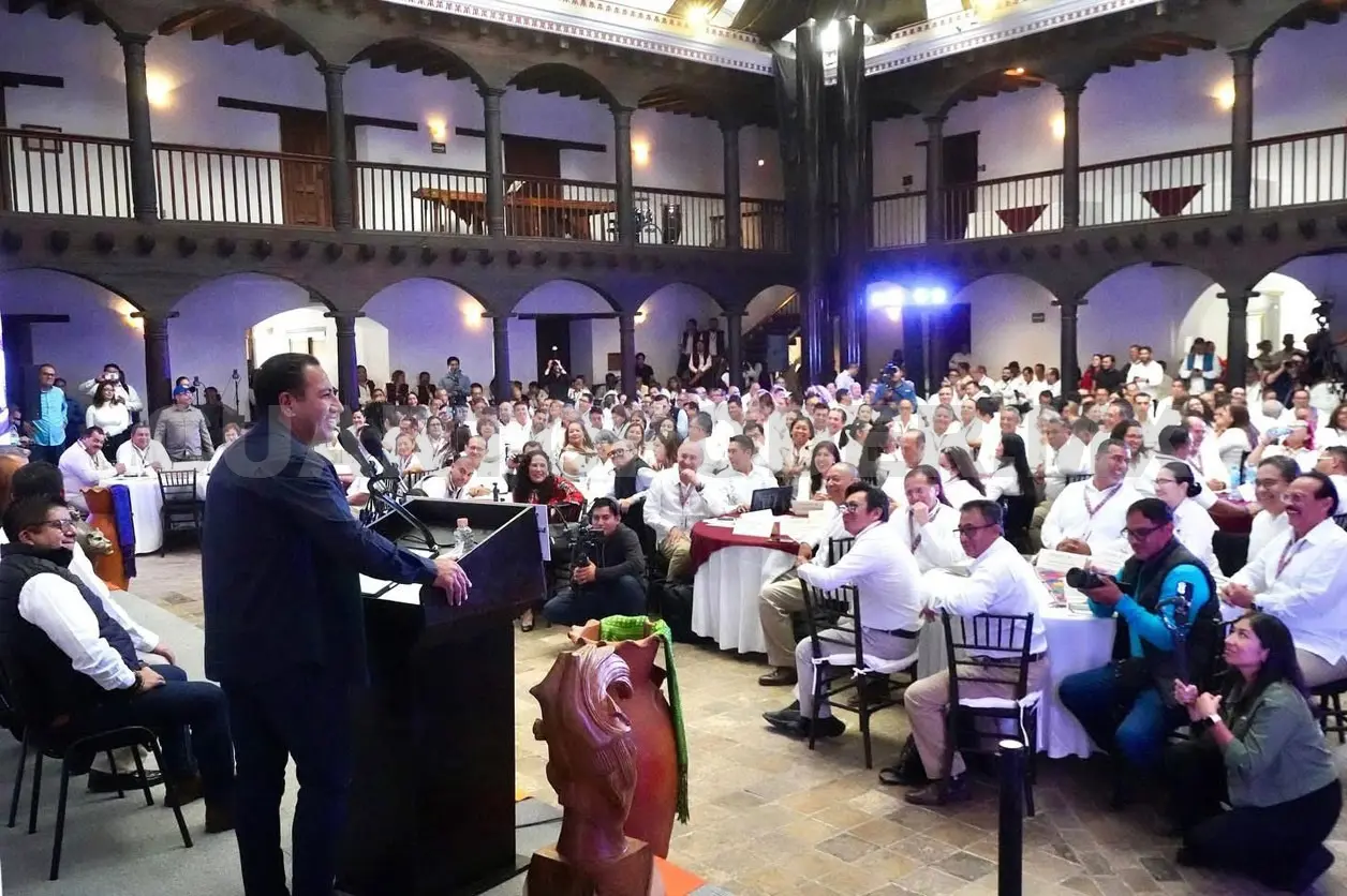 Asistió a Reunión Nacional de Comisionados Estatales y Directores de la Dgeti en San Cristóbal. Cortesía