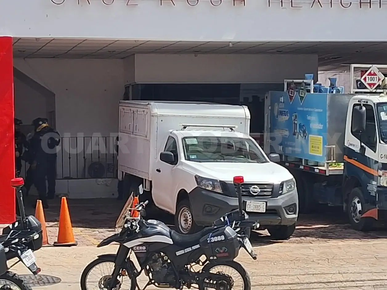 Servicios Periciales levantaron el cadáver para trasladarlo al Servicio Médico Forense. Ulises Villalobos / CP
