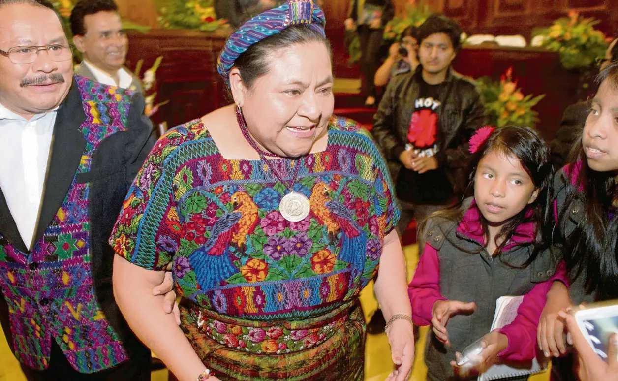 Rigoberta Menchú consideró que hay mucha gente que “endiosa” a la inteligencia artificial. Cortesía