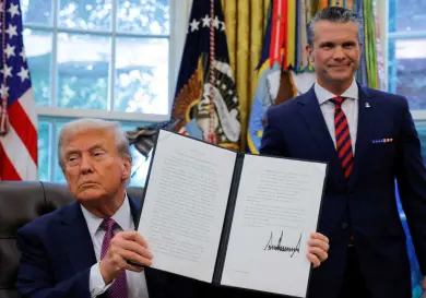 Trump firma orden que cambia nombre del Pentágono
