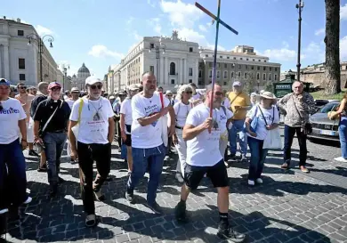 El Vaticano recibe primer gran peregrinaje LGBT+