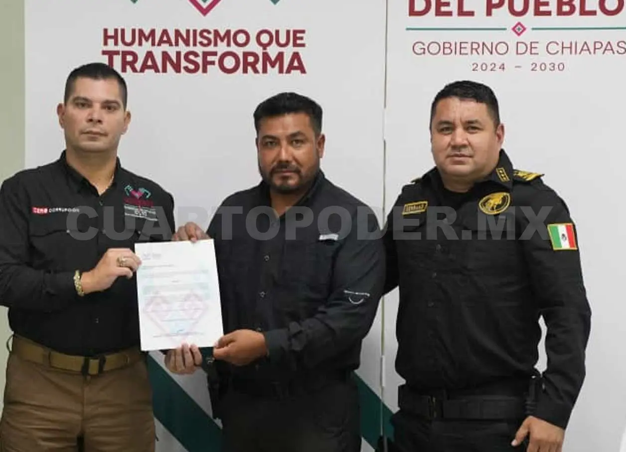 Los pilotos que recibieron el ascenso han participado en operaciones especiales. Cortesía