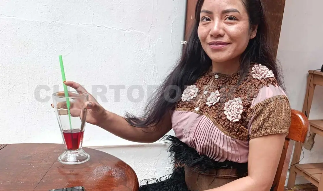 Victoria tiene 30 años y es maestra bilingüe en una escuela ubicada en el municipio de Chenalhó. Elio Henríquez / CP