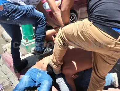 Arrestan a tres rijosos en la Central de Abastos
