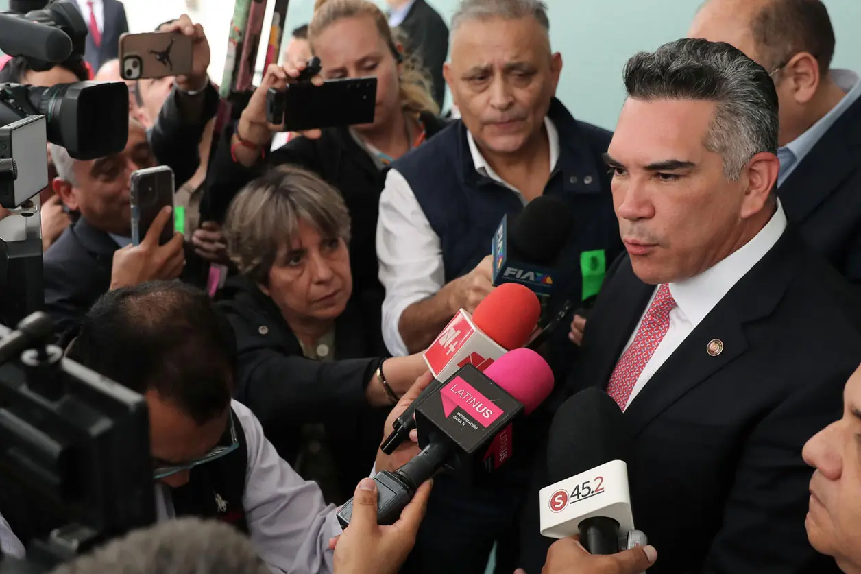 El líder tricolor aseguró que la política exterior la construyeron los gobiernos del PRI. Cortesía 
