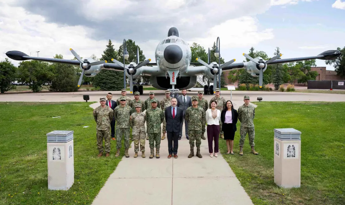 Marina y Defensa se reúnen con Comando Norte de EE. UU.