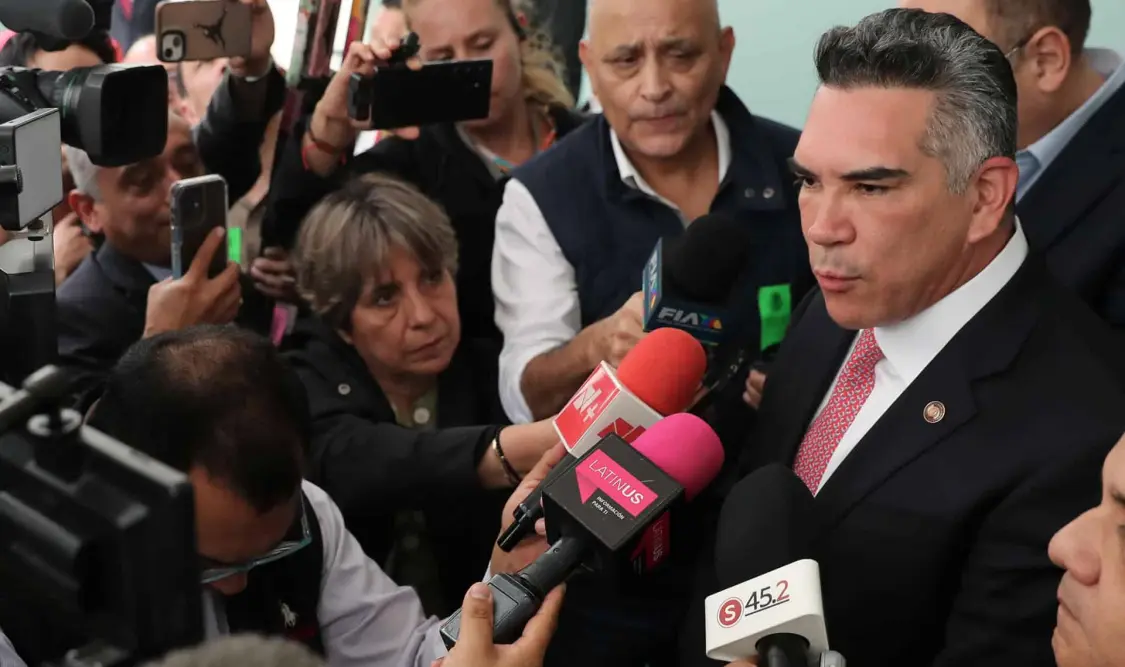 El líder tricolor aseguró que la política exterior la construyeron los gobiernos del PRI. Cortesía