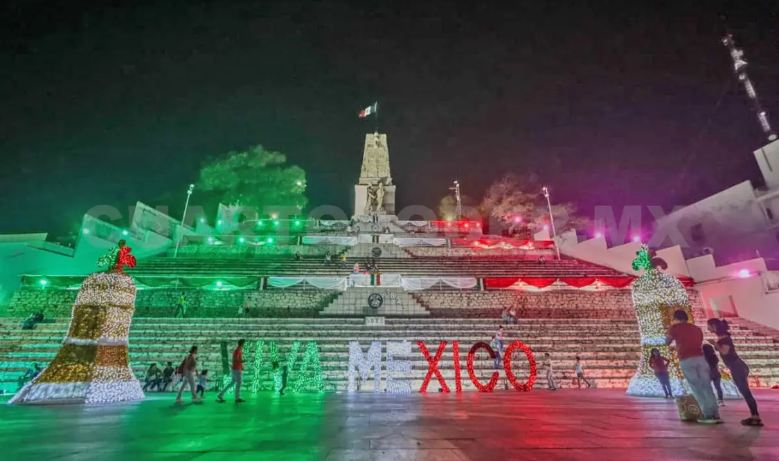 El parque Bicentenario luce radiante por las noches con sus luces tricolores. Diego Pérez / CP