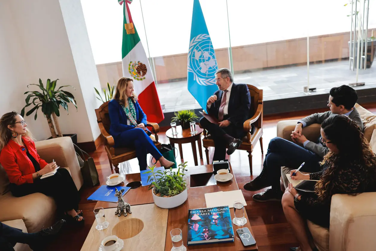 El canciller De la Fuente se reunió con Amy Pope, directora general de la OIM, y con Hamdi Ulukaya, fundador de Tent. Cortesía