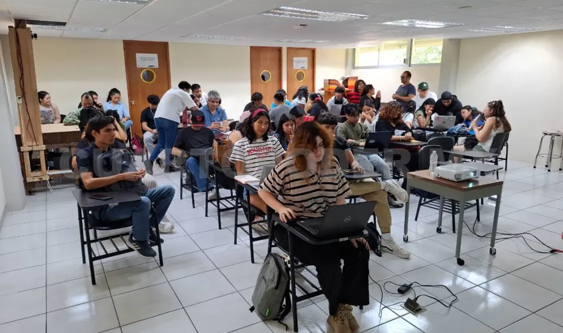 La Unicach es de las pocas instituciones en el sureste que oferta carreras afines. William Chacón / CP
