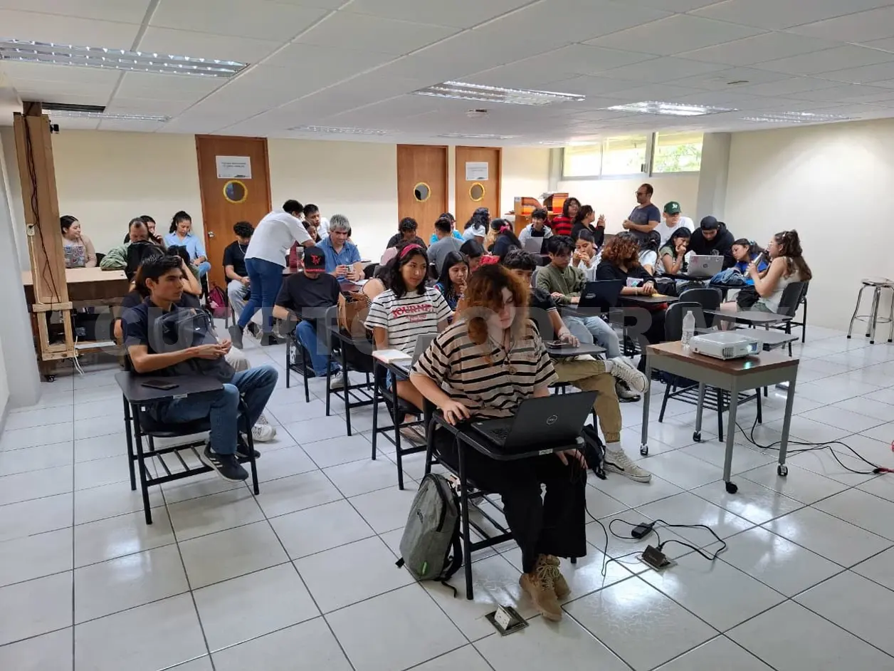 La Unicach es de las pocas instituciones en el sureste que oferta carreras afines. William Chacón / CP 