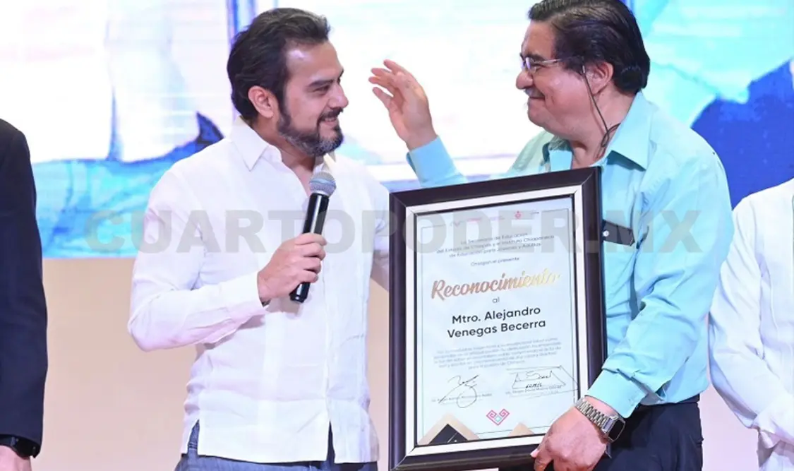 Se reconoció a Alejandro Venegas por su contribución en la creación del método “Fray Matías de Córdova”. CP