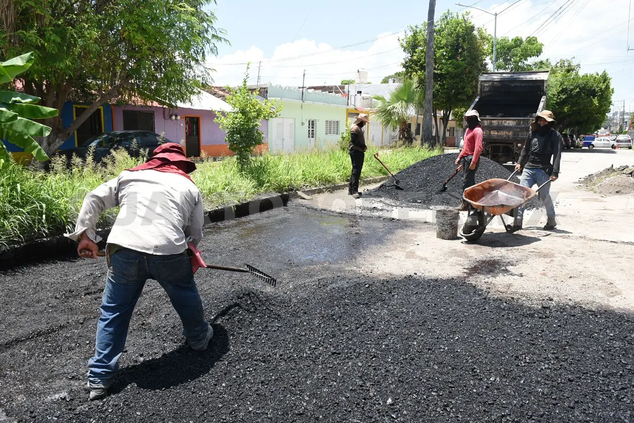 La rehabilitación de calles se atiende en distintos puntos de la ciudad. Guillermo Ramos / CP