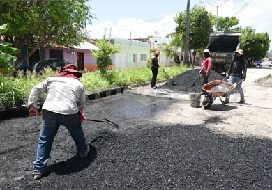 Reparan calles del barrio Colón de Tuxtla Gutiérrez