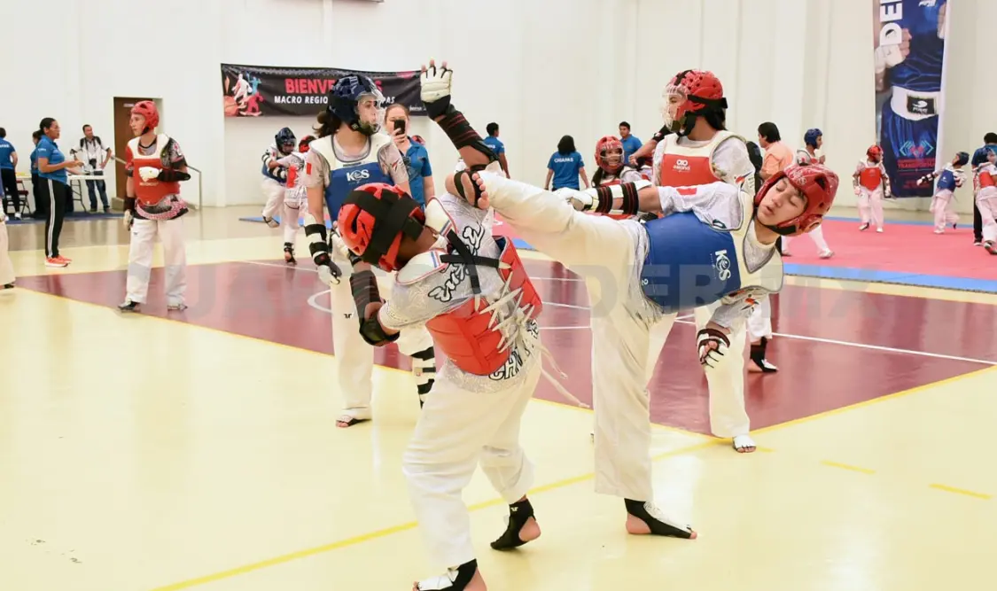 Representantes de TOI Tikva en su participación en el torneo, orgullosos de sus logros. Cortesía