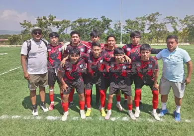 Emiliano Zapata con pase en Futbol 6 x 6