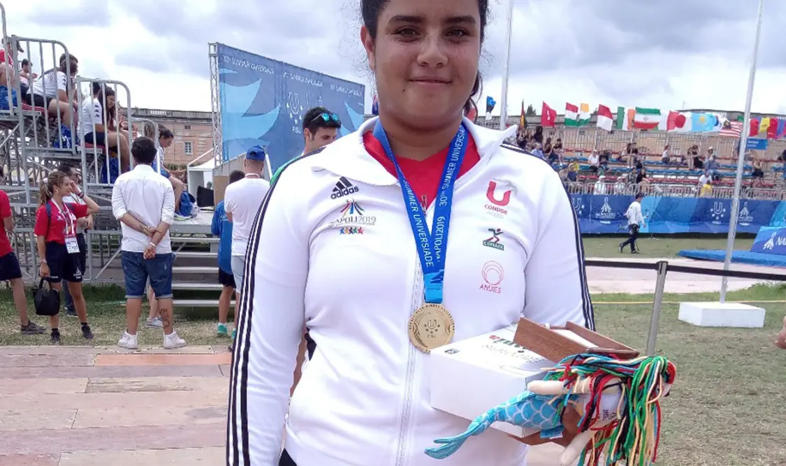 ¿Quién es Andrea Becerra, medallista en Mundial?