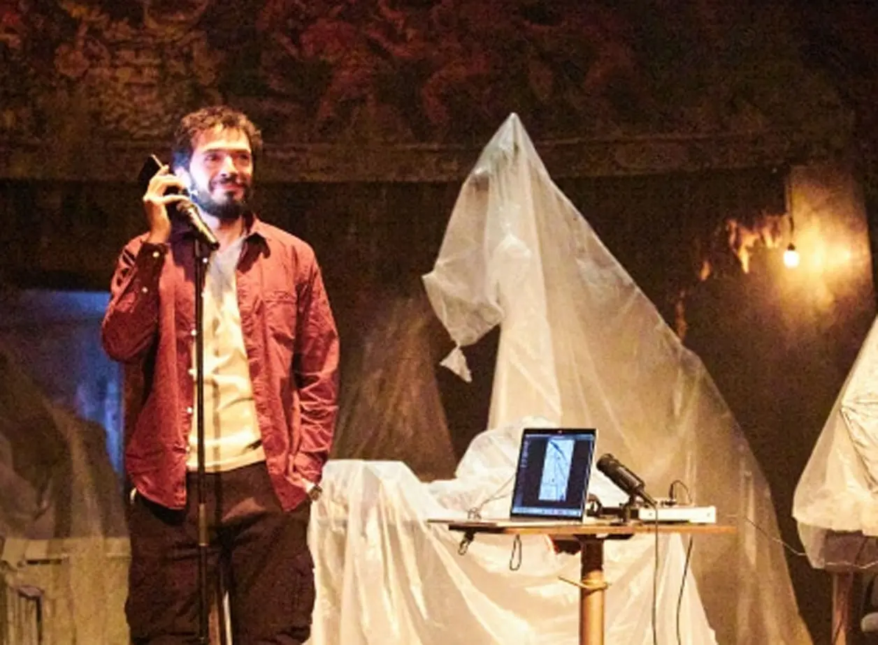 La Mano Peluda llega al teatro